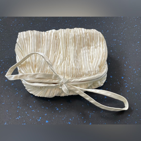 Jessica McClintock Handbags - Jessica McClintock Cosmetic Travel Case